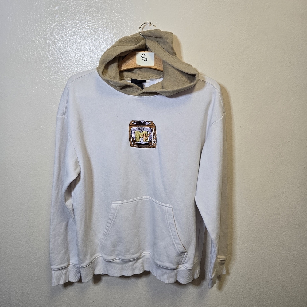 MTV Beige and White pullover sweater by H&M